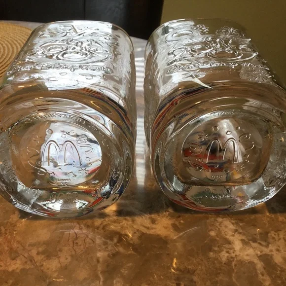 Disney World 2000 McDonald’s Glasses Epcot and MGM (2 Glasses) - Picture 10 of 16